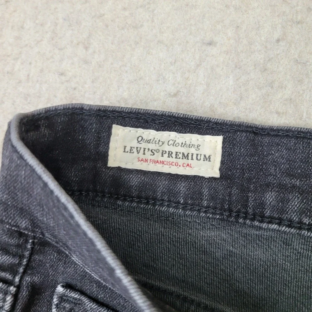 Levis levi 724